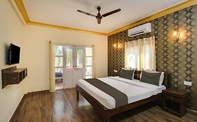 Collection O Romeos Place Baga Beach Hotel