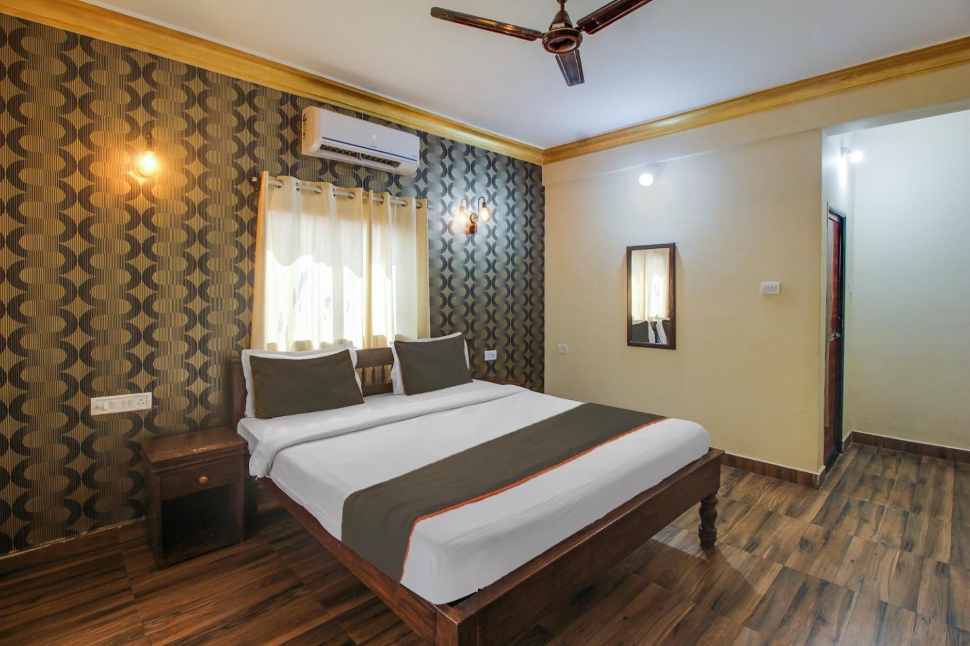 Collection O Romeos Place Baga Beach Hotel Calangute Buitenkant foto