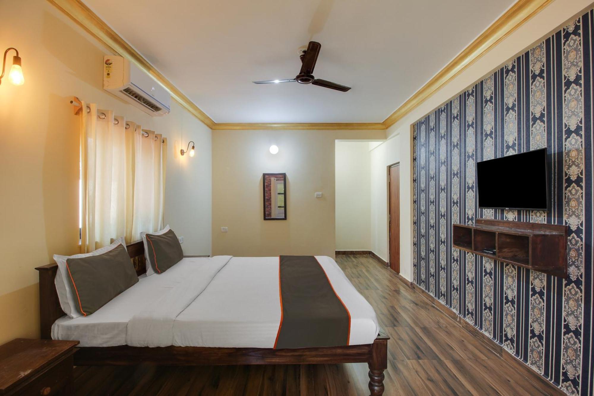 Collection O Romeos Place Baga Beach Hotel Calangute Buitenkant foto
