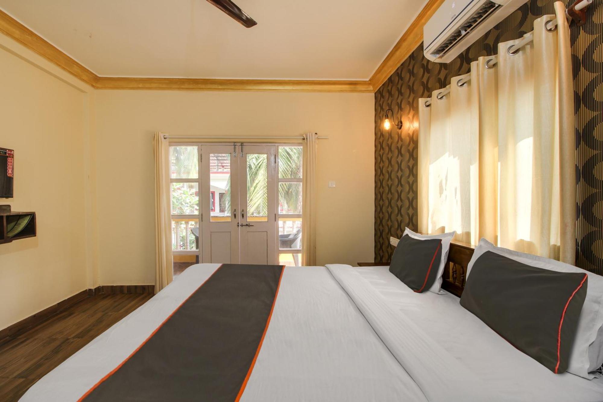 Collection O Romeos Place Baga Beach Hotel Calangute Buitenkant foto