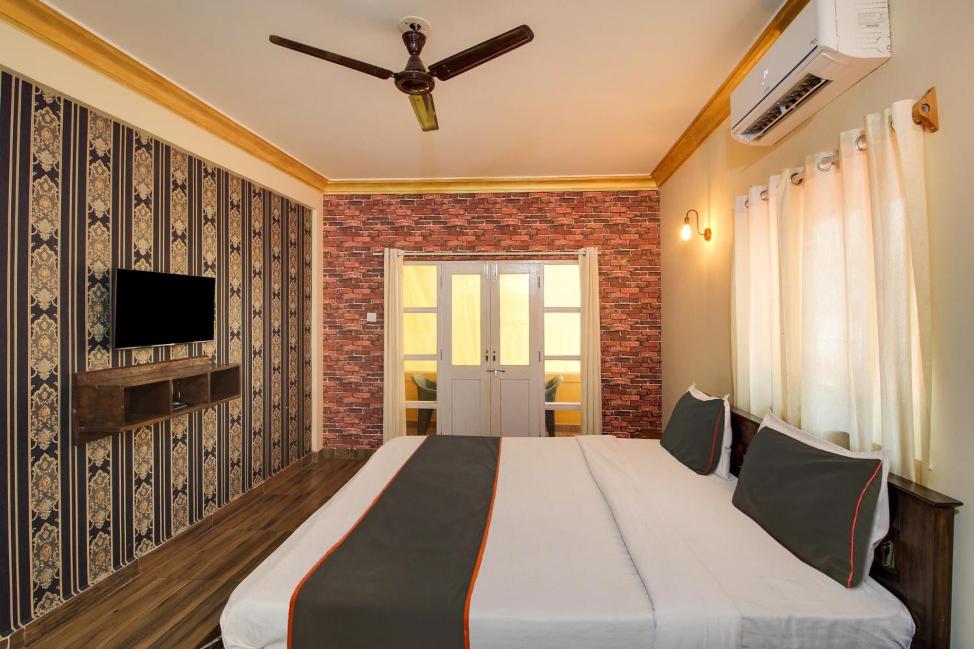 Collection O Romeos Place Baga Beach Hotel Calangute Buitenkant foto