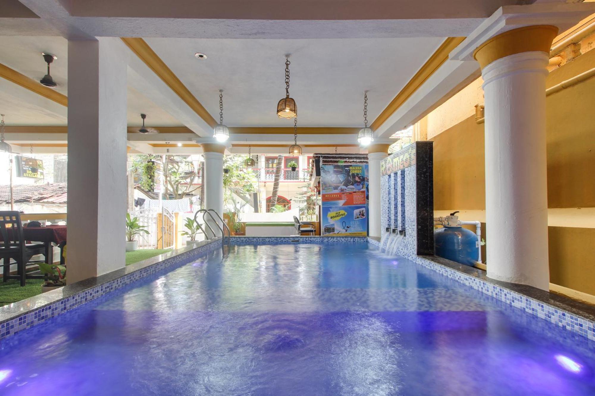 Collection O Romeos Place Baga Beach Hotel Calangute Buitenkant foto