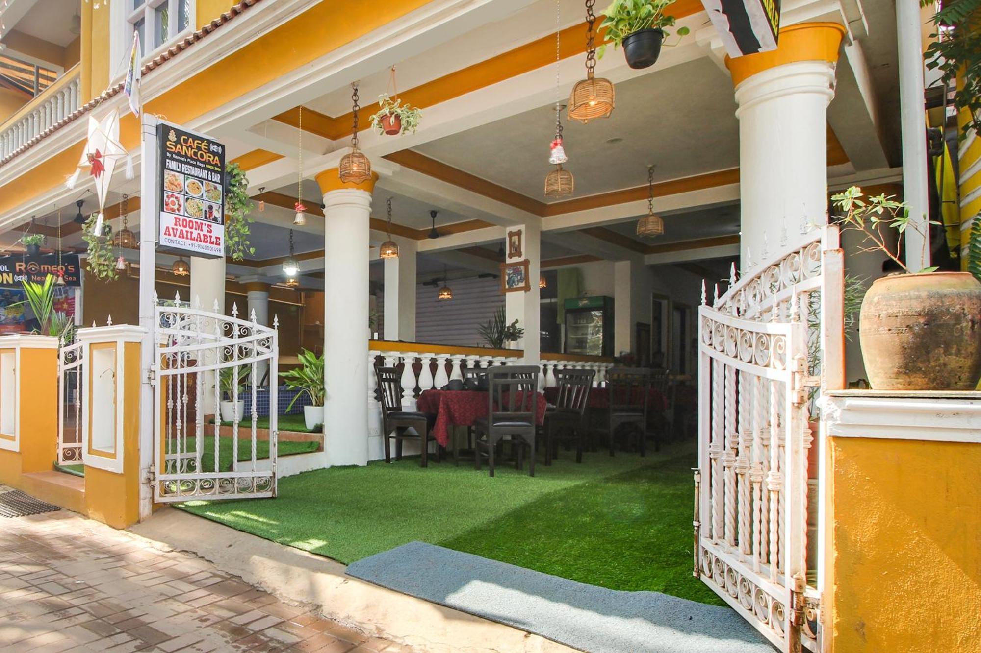Collection O Romeos Place Baga Beach Hotel Calangute Buitenkant foto