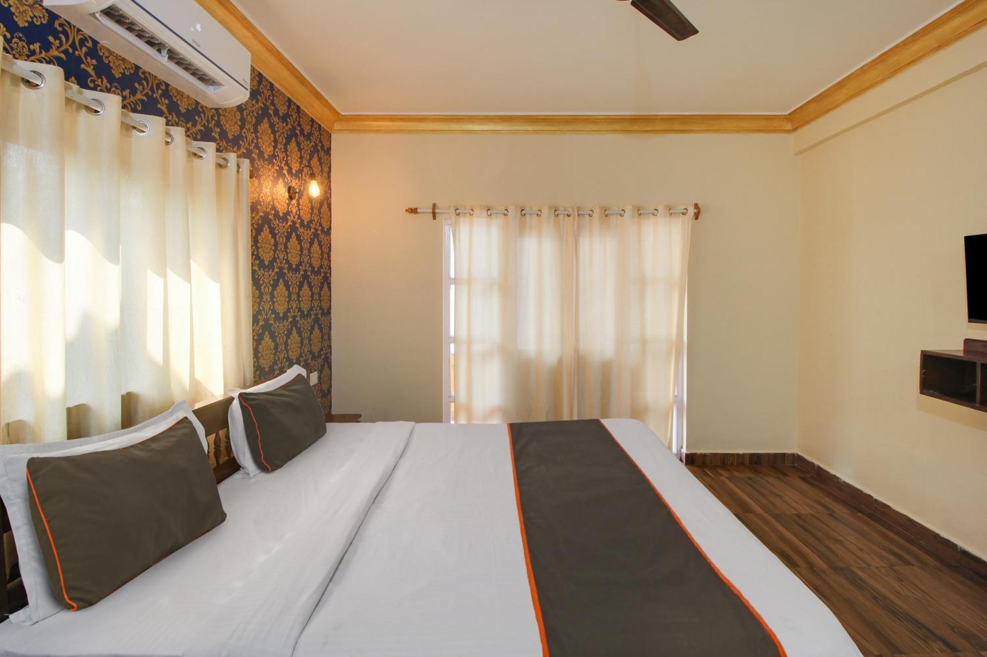 Collection O Romeos Place Baga Beach Hotel Calangute Buitenkant foto