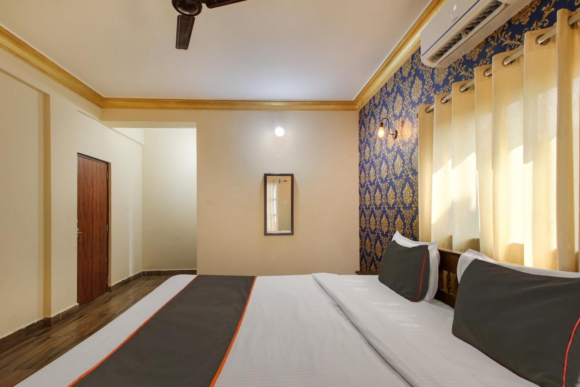 Collection O Romeos Place Baga Beach Hotel Calangute Buitenkant foto